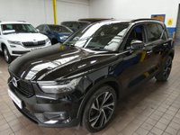 USED 2020 70 VOLVO XC40 2.0 B4 R-DESIGN PRO MHEV 5d 195 BHP SAT NAV HEATED SEATS PART LEATHER INTERIOR PARKING SENSORS 1 OWNER VOLVO SERVICE HISTORY 6 MONTHS GOLD WARRANTY