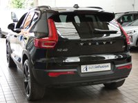 USED 2020 70 VOLVO XC40 2.0 B4 R-DESIGN PRO MHEV 5d 195 BHP SAT NAV HEATED SEATS PART LEATHER INTERIOR PARKING SENSORS 1 OWNER VOLVO SERVICE HISTORY 6 MONTHS GOLD WARRANTY