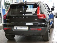 USED 2020 70 VOLVO XC40 2.0 B4 R-DESIGN PRO MHEV 5d 195 BHP SAT NAV HEATED SEATS PART LEATHER INTERIOR PARKING SENSORS 1 OWNER VOLVO SERVICE HISTORY 6 MONTHS GOLD WARRANTY