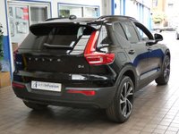 USED 2020 70 VOLVO XC40 2.0 B4 R-DESIGN PRO MHEV 5d 195 BHP SAT NAV HEATED SEATS PART LEATHER INTERIOR PARKING SENSORS 1 OWNER VOLVO SERVICE HISTORY 6 MONTHS GOLD WARRANTY