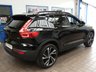 USED 2020 70 VOLVO XC40 2.0 B4 R-DESIGN PRO MHEV 5d 195 BHP SAT NAV HEATED SEATS PART LEATHER INTERIOR PARKING SENSORS 1 OWNER VOLVO SERVICE HISTORY 6 MONTHS GOLD WARRANTY