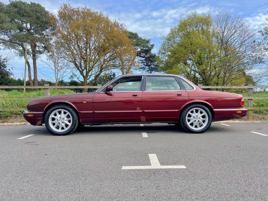 USED 1997 R JAGUAR XJ8 4.0 V8 // 290 BHP // 4d // px swap 