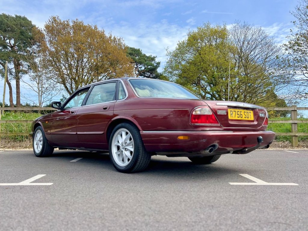 USED 1997 R JAGUAR XJ8 4.0 V8 // 290 BHP // 4d // px swap 