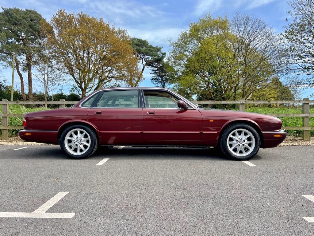 USED 1997 R JAGUAR XJ8 4.0 V8 // 290 BHP // 4d // px swap 