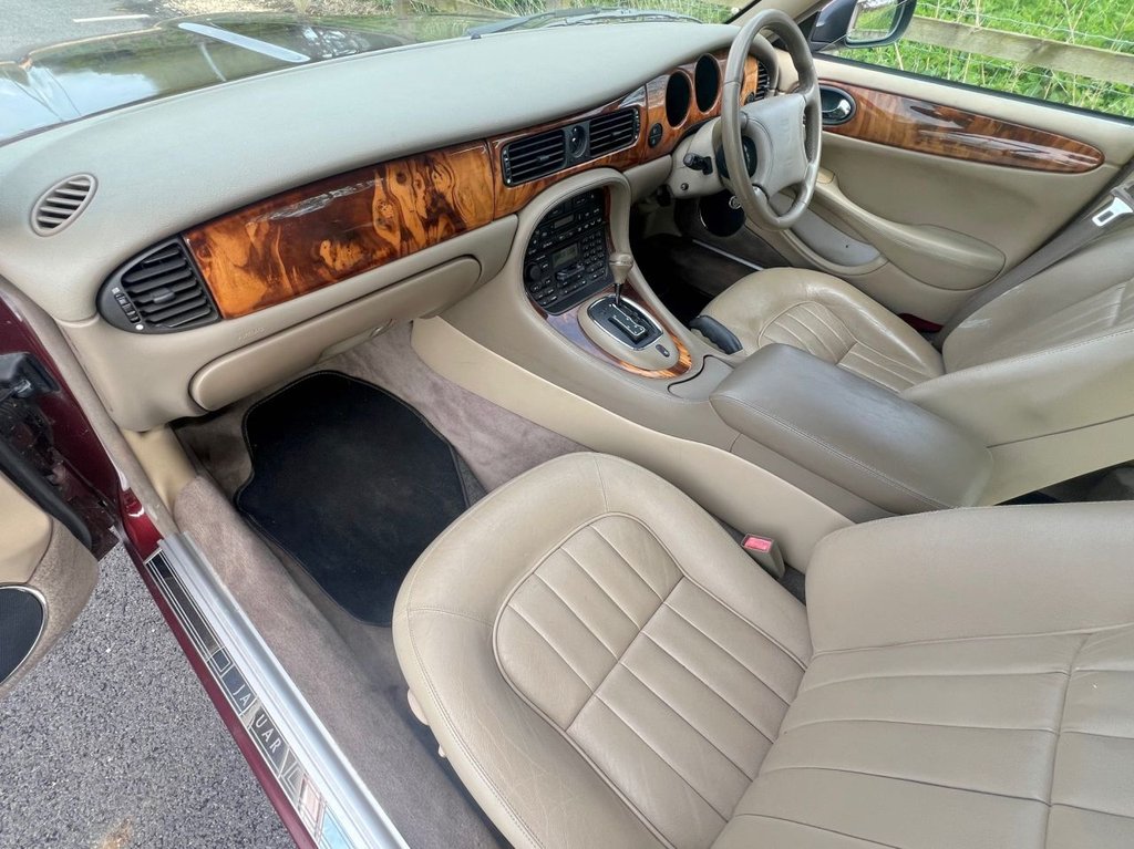 USED 1997 R JAGUAR XJ8 4.0 V8 // 290 BHP // 4d // px swap 