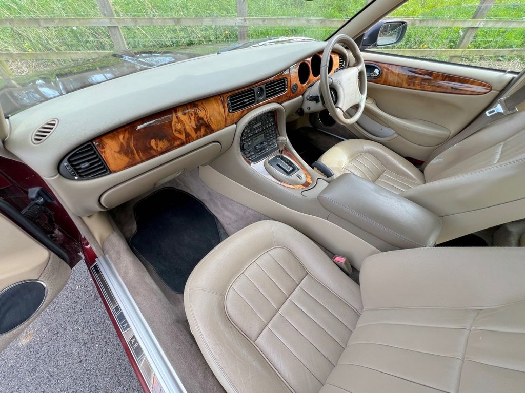 USED 1997 R JAGUAR XJ8 4.0 V8 // 290 BHP // 4d // px swap 