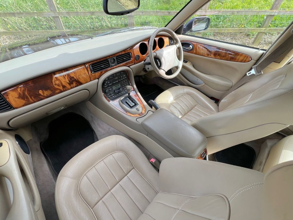 USED 1997 R JAGUAR XJ8 4.0 V8 // 290 BHP // 4d // px swap 
