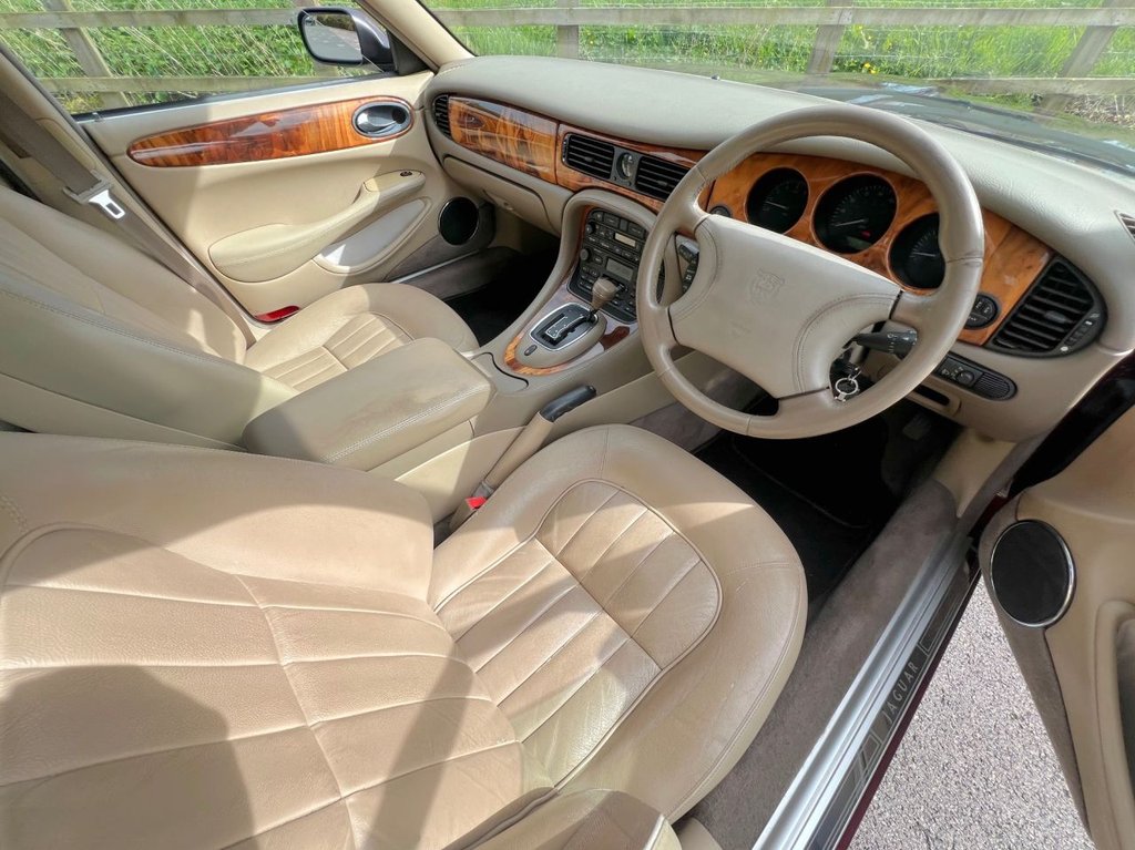 USED 1997 R JAGUAR XJ8 4.0 V8 // 290 BHP // 4d // px swap 