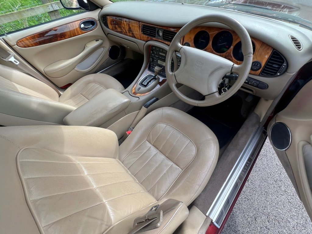 USED 1997 R JAGUAR XJ8 4.0 V8 // 290 BHP // 4d // px swap 