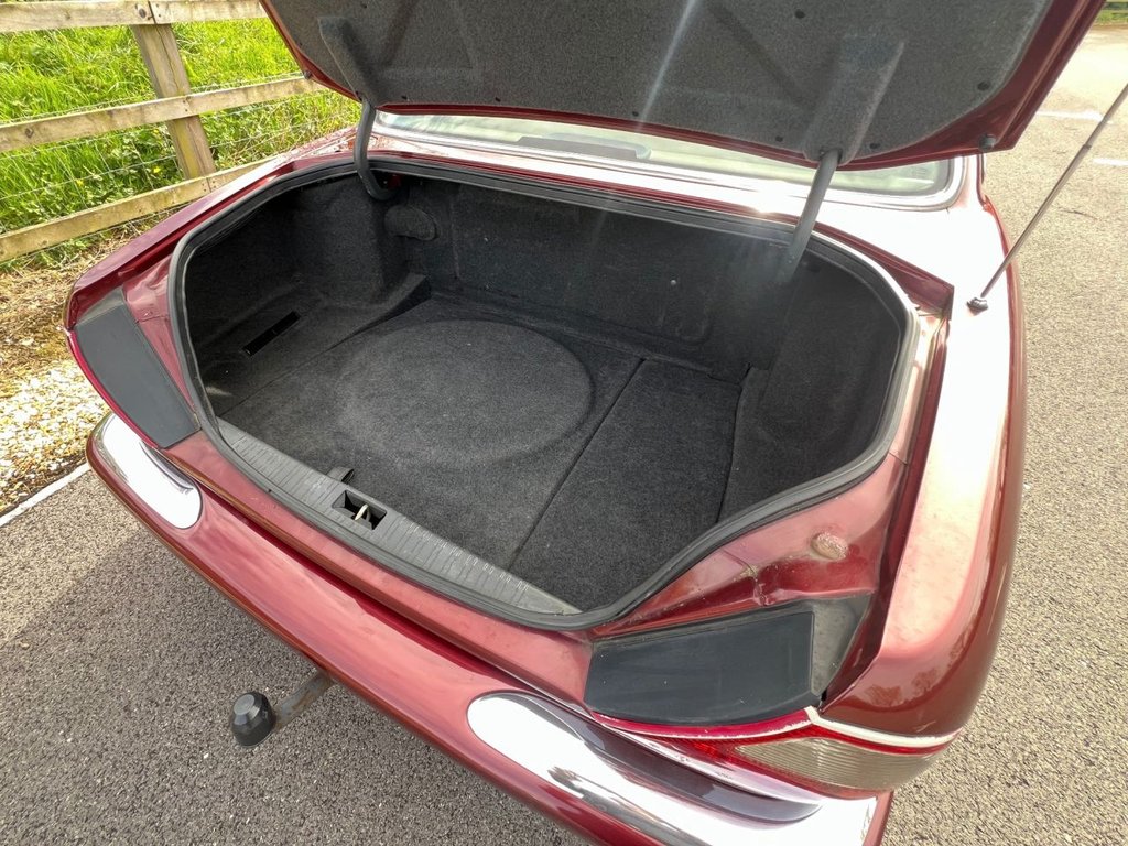 USED 1997 R JAGUAR XJ8 4.0 V8 // 290 BHP // 4d // px swap 