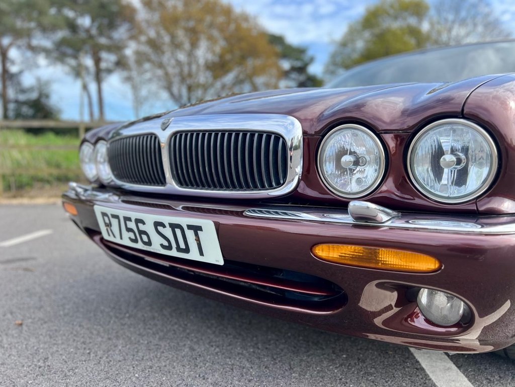USED 1997 R JAGUAR XJ8 4.0 V8 // 290 BHP // 4d // px swap 