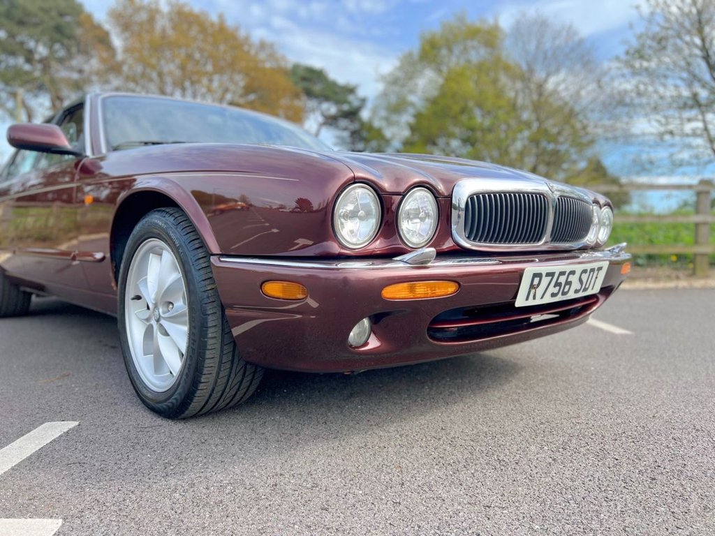 USED 1997 R JAGUAR XJ8 4.0 V8 // 290 BHP // 4d // px swap 