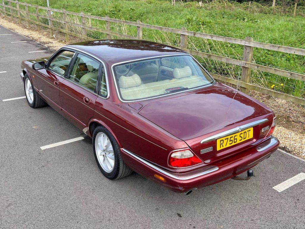 USED 1997 R JAGUAR XJ8 4.0 V8 // 290 BHP // 4d // px swap 