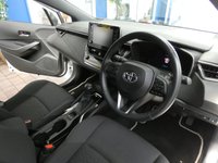 USED 2022 22 TOYOTA COROLLA 1.8 ICON 5d 121 BHP SAT NAV HEATED SEATS REAR VIEW CAMERA CRUISE CONTROL PARKING SENSORS 1 OWNER 10 YR TOYOTA WARRANTY JUNE 2032