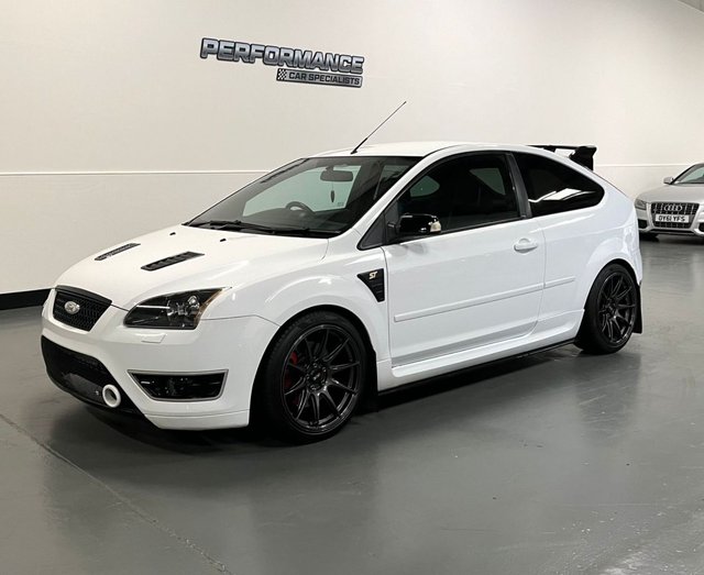2007 57 Ford Focus 2.5 ST-3 3d 225 BHP