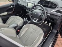 USED 2014 64 PEUGEOT 208 1.2 ROLAND GARROS 5d 82 BHP PEUGEOT 208 1.2 ROLAND GARROS 5d 82 BHP