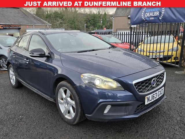 View our Volvo V40 1.6 D2 CROSS COUNTRY LUX 5d 113 BHP