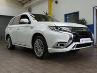 USED 2020 69 MITSUBISHI OUTLANDER 2.4 PHEV EXCEED SAFETY 5d 222 BHP SAT NAV LEATHER HEATED SEATS PARKING SENSORS 1 OWNER SERVICE HISTORY MITSUBISHI WARRANTY TILL JAN 2025