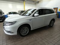 USED 2020 69 MITSUBISHI OUTLANDER 2.4 PHEV EXCEED SAFETY 5d 222 BHP SAT NAV LEATHER HEATED SEATS PARKING SENSORS 1 OWNER SERVICE HISTORY MITSUBISHI WARRANTY TILL JAN 2025
