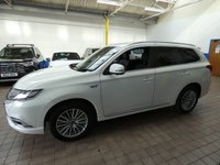 USED 2020 69 MITSUBISHI OUTLANDER 2.4 PHEV EXCEED SAFETY 5d 222 BHP SAT NAV LEATHER HEATED SEATS PARKING SENSORS 1 OWNER SERVICE HISTORY MITSUBISHI WARRANTY TILL JAN 2025