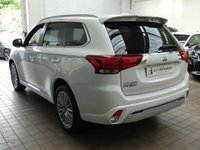 USED 2020 69 MITSUBISHI OUTLANDER 2.4 PHEV EXCEED SAFETY 5d 222 BHP SAT NAV LEATHER HEATED SEATS PARKING SENSORS 1 OWNER SERVICE HISTORY MITSUBISHI WARRANTY TILL JAN 2025