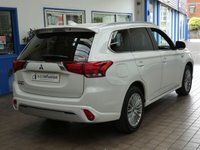USED 2020 69 MITSUBISHI OUTLANDER 2.4 PHEV EXCEED SAFETY 5d 222 BHP SAT NAV LEATHER HEATED SEATS PARKING SENSORS 1 OWNER SERVICE HISTORY MITSUBISHI WARRANTY TILL JAN 2025