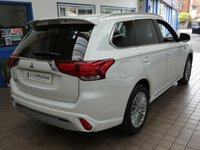 USED 2020 69 MITSUBISHI OUTLANDER 2.4 PHEV EXCEED SAFETY 5d 222 BHP SAT NAV LEATHER HEATED SEATS PARKING SENSORS 1 OWNER SERVICE HISTORY MITSUBISHI WARRANTY TILL JAN 2025