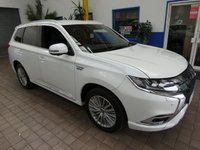 USED 2020 69 MITSUBISHI OUTLANDER 2.4 PHEV EXCEED SAFETY 5d 222 BHP SAT NAV LEATHER HEATED SEATS PARKING SENSORS 1 OWNER SERVICE HISTORY MITSUBISHI WARRANTY TILL JAN 2025