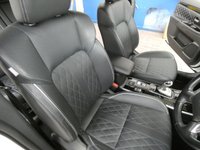 USED 2020 69 MITSUBISHI OUTLANDER 2.4 PHEV EXCEED SAFETY 5d 222 BHP SAT NAV LEATHER HEATED SEATS PARKING SENSORS 1 OWNER SERVICE HISTORY MITSUBISHI WARRANTY TILL JAN 2025