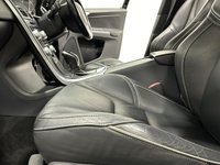 USED 2015 65 VOLVO XC60 2.4 D5 R-DESIGN LUX NAV AWD 5d 217 BHP R - Design