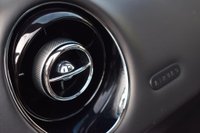 USED 2015 15 JAGUAR XJ 3.0 D V6 PORTFOLIO 4d AUTO 275 BHP SALOON