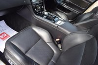 USED 2015 15 JAGUAR XJ 3.0 D V6 PORTFOLIO 4d AUTO 275 BHP SALOON