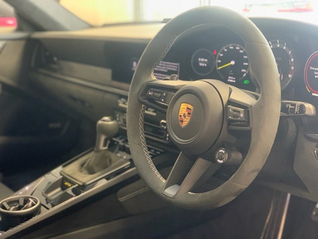 USED 2022 22 PORSCHE 911 4.0 GT3 PDK 2d 503 BHP FRONT AXLE LIFT | CERAMIC BRAKES