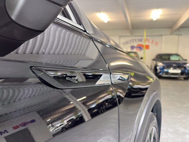 2023 VOLKSWAGEN TIGUAN 1.5 R-LINE TSI DSG 5d 148 BHP Huge Specification. Low Miles - Photo 12