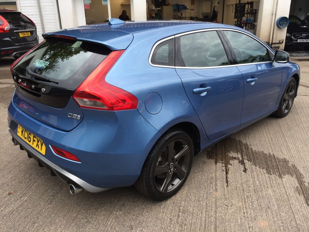 USED 2016 16 VOLVO V40 2.0 D2 R-DESIGN NAV 5d 118 BHP R DESIGN 69000 MILES