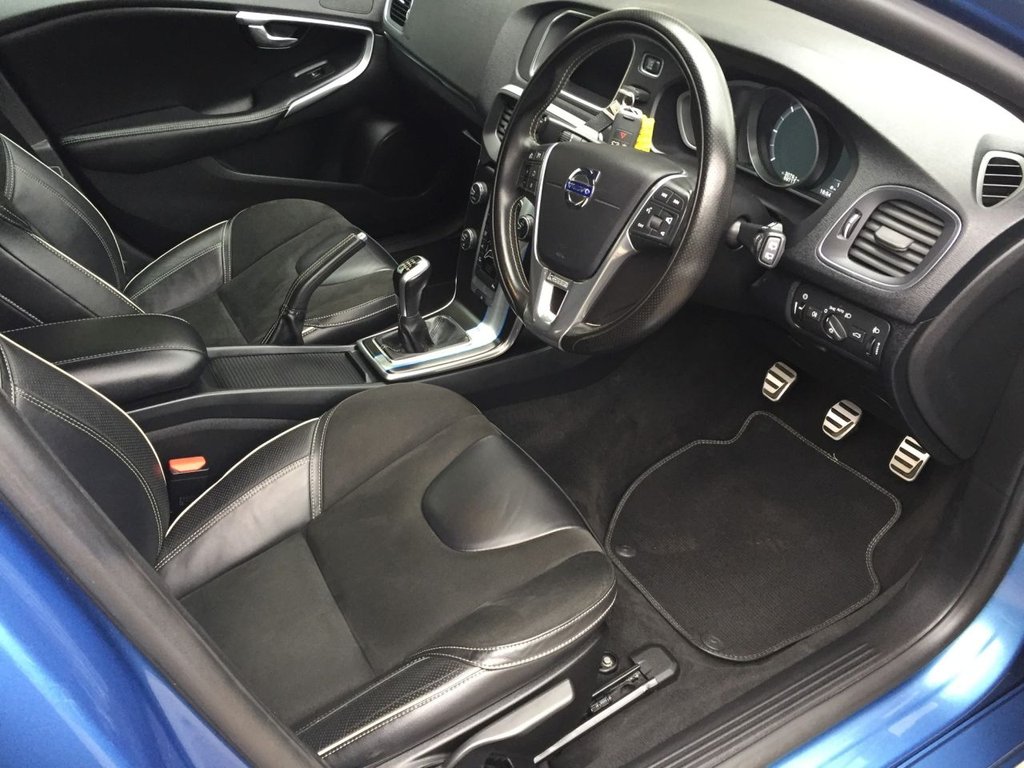 USED 2016 16 VOLVO V40 2.0 D2 R-DESIGN NAV 5d 118 BHP R DESIGN 69000 MILES