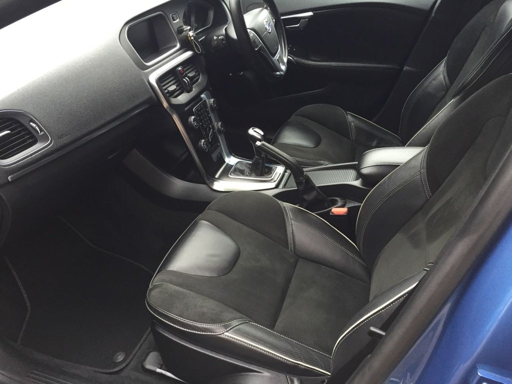 USED 2016 16 VOLVO V40 2.0 D2 R-DESIGN NAV 5d 118 BHP R DESIGN 69000 MILES