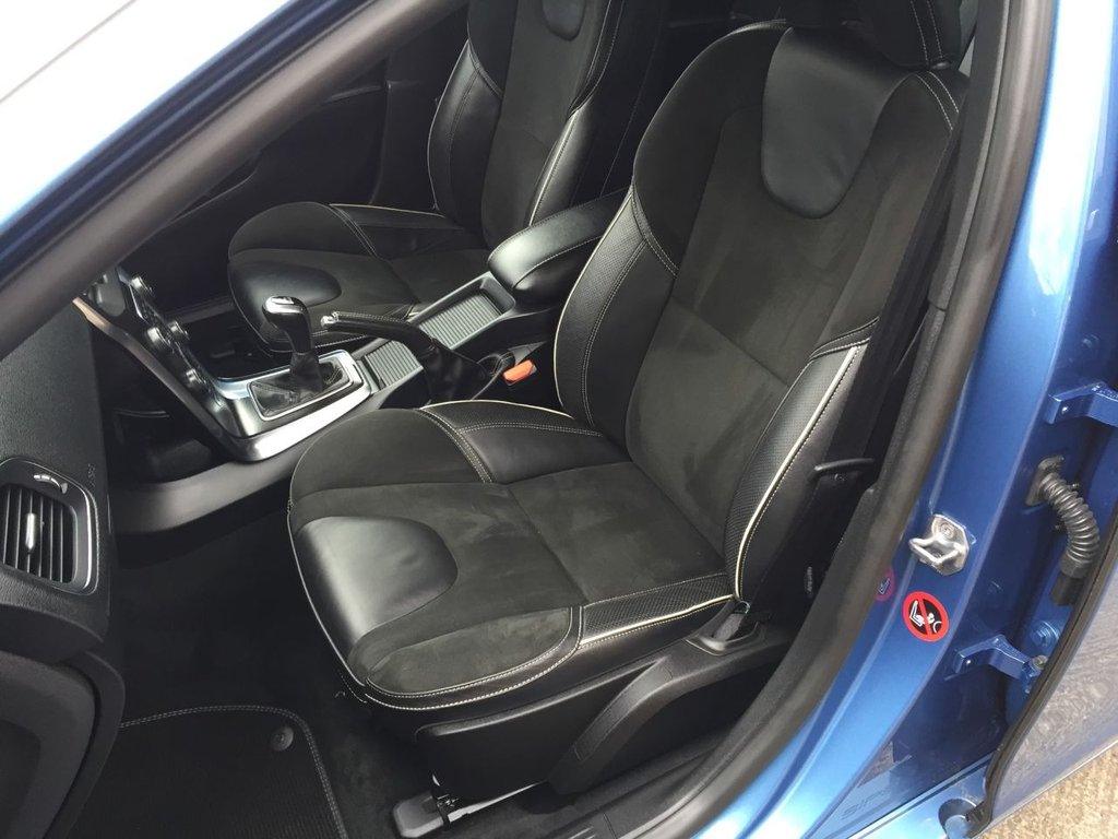 USED 2016 16 VOLVO V40 2.0 D2 R-DESIGN NAV 5d 118 BHP R DESIGN 69000 MILES