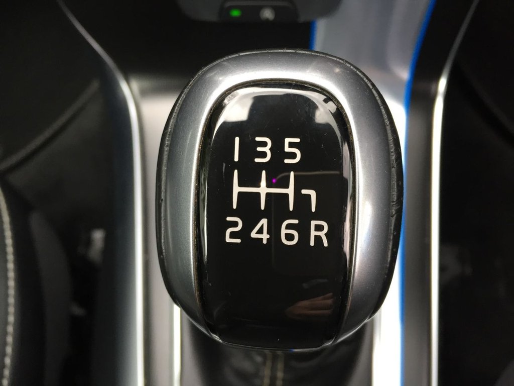 USED 2016 16 VOLVO V40 2.0 D2 R-DESIGN NAV 5d 118 BHP R DESIGN 69000 MILES