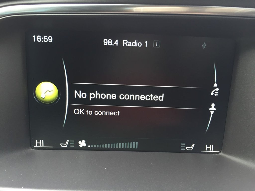 USED 2016 16 VOLVO V40 2.0 D2 R-DESIGN NAV 5d 118 BHP R DESIGN 69000 MILES