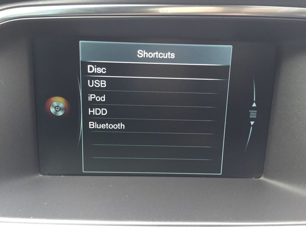 USED 2016 16 VOLVO V40 2.0 D2 R-DESIGN NAV 5d 118 BHP R DESIGN 69000 MILES