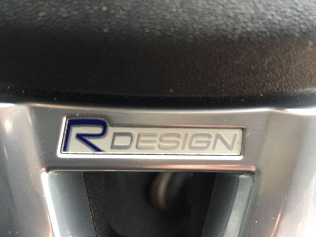 USED 2016 16 VOLVO V40 2.0 D2 R-DESIGN NAV 5d 118 BHP R DESIGN 69000 MILES