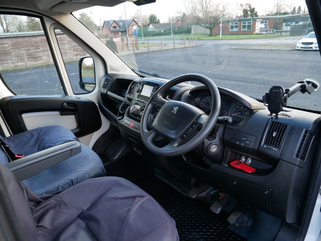 USED 2015 64 PEUGEOT BOXER 3.0 HDI 335 L3 C/C 180 BHP 2 KEYS, BLUETOOTH, SAT NAV
