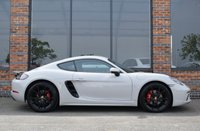 USED 2018 L PORSCHE 718 2.5 CAYMAN S PDK 2d 345 BHP SPORTS EXHAUST / CHRONO / PDLS