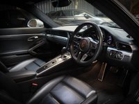 USED 2017 67 PORSCHE 911 3.0 CARRERA 4S PDK 2d 414 BHP CHRONO, BOSE, GLASS ROOF, 14 WAY SEATS, REAR AXLE STEER, PASM, CRUISE, SPORTS EXHAUST, FULL PORSCHE SERVICE HISTORY, 24 MONTH WARRANTY.