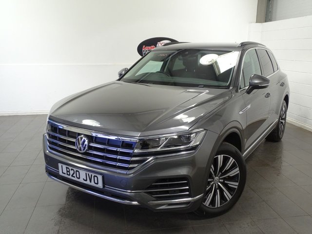 2020 20 Volkswagen Touareg 3.0 V6 SEL TECH TDI 5d 228 BHP