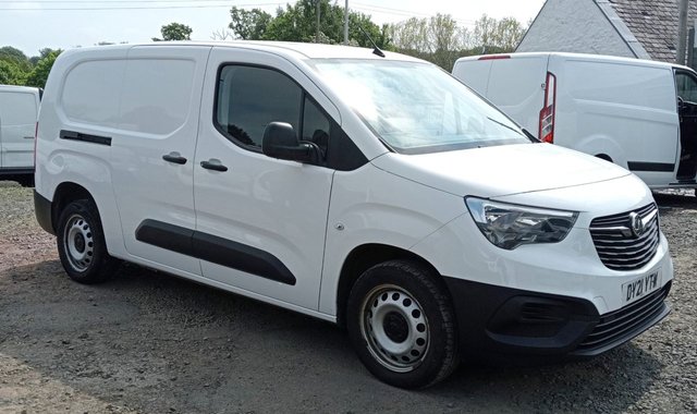 View our Vauxhall Combo 1.5 L2H1 2300 DYNAMIC 101 BHP