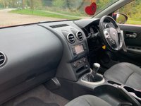 USED 2012 61 NISSAN QASHQAI 1.6 N-TEC 5d 117 BHP 2011/61reg NISSAN QASHQIA (LTD EDITION) N-TEC MPV 5DR - SATELLITE NAVIGATION - PAN GLASS ROOF - 18 INCH DIAMOND CUT ALLOYS -  2 FORMER KEEPERS - SERVICE HISTORY - HPi CLEAR