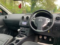 USED 2012 61 NISSAN QASHQAI 1.6 N-TEC 5d 117 BHP 2011/61reg NISSAN QASHQIA (LTD EDITION) N-TEC MPV 5DR - SATELLITE NAVIGATION - PAN GLASS ROOF - 18 INCH DIAMOND CUT ALLOYS -  2 FORMER KEEPERS - SERVICE HISTORY - HPi CLEAR