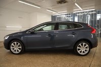USED 2018 67 VOLVO V40 1.5 T3 INSCRIPTION 5d 150 BHP WITH FIXED PANORAMIC SUNROOF AND REVERSING CAMERA THIS HAS THOSE USEFUL EXTRAS